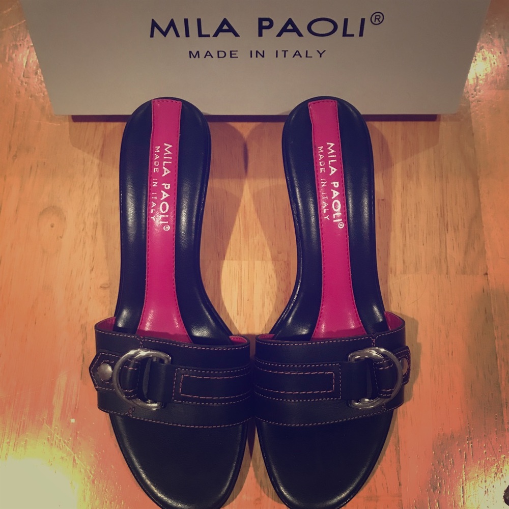 Must go! Open toe black Italian sling back sandals